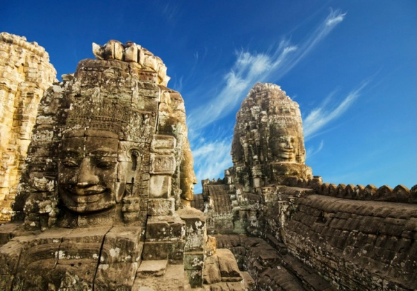 Đền Bayon Angkor Thom: Hàng Trăm Khuôn Mặt Đá Bí Ẩn & Ý Nghĩa Kiến Trúc
