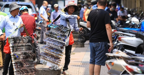 Cách Tránh Bị Chèo Kéo Mua Hàng Ở Đền Angkor: Mẹo Từ Chối & Giữ Tiền