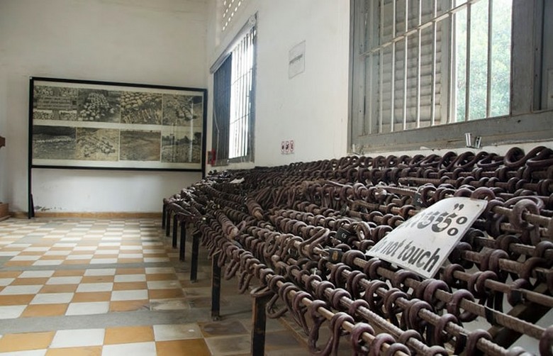 Bảo Tàng Diệt Chủng Tuol Sleng: Lịch Sử Khmer Đỏ Và Lưu Ý Khi Tham Quan
