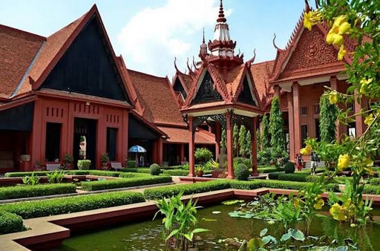 Bảo Tàng Quốc Gia Phnom Penh Lưu Giữ Gì? Cổ Vật Khmer Và Lưu Ý Tham Quan