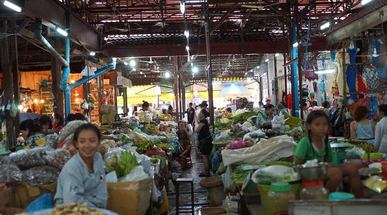Chợ Cũ Old Market Siem Reap Bán Gì Đáng Mua? Đặc Sản, Quà Và Mẹo Mặc Cả