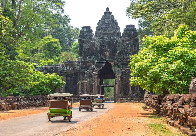 Mẹo Thuê Tuk Tuk Đi Quanh Angkor Cả Ngày: Giá Tham Khảo & Cách Trả Giá