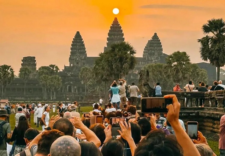 Mẹo Thuê Tuk Tuk Đi Quanh Angkor Cả Ngày: Giá Tham Khảo & Cách Trả Giá